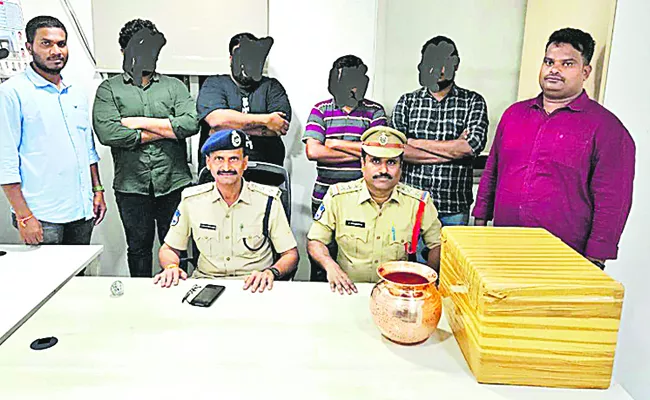 Rice Pulling Gang Arrest in Hyderabad - Sakshi