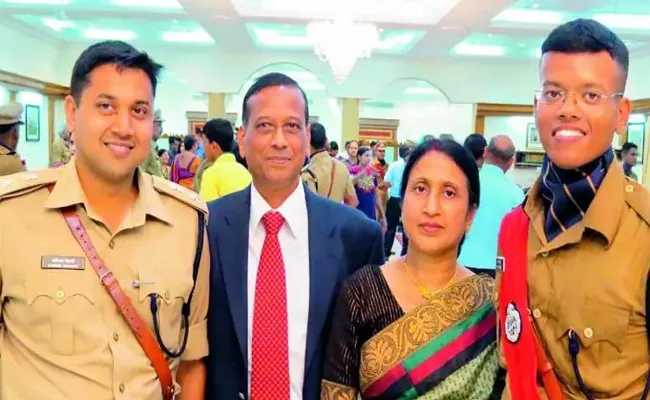 Karimnagar CP Abhishek Mohanty here is details of family IPS officers - Sakshi