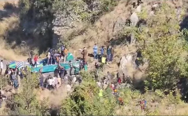 Jammu Kashmir 39 Killed 16 Injured as Bus Falls into Deep Gorge - Sakshi