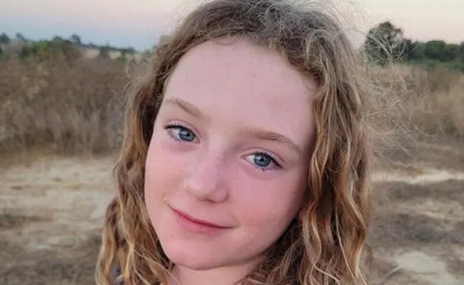 Irish Girl Once Thought To Be Killed By Hamas Reunites With Family - Sakshi