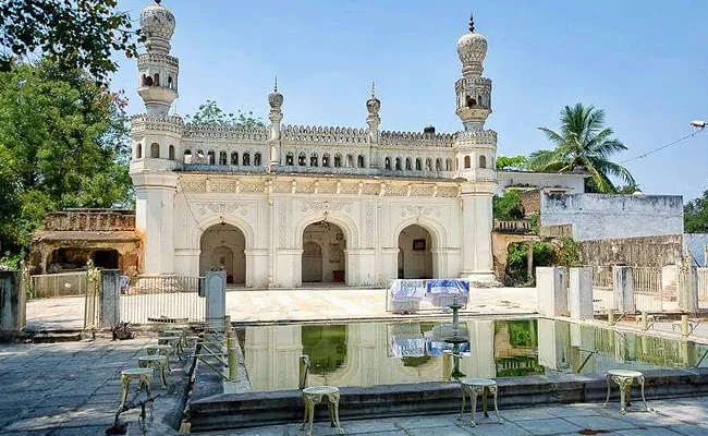 Blind people Visited piga Tombs In Hyderabad - Sakshi