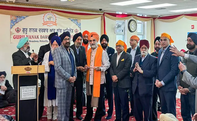 India ambassador to US heckled by Sikh separatists while offering prayer at New York gurdwara - Sakshi