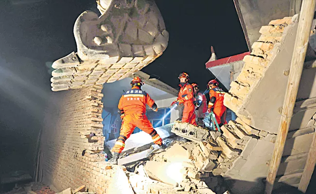 China Earthquake: Death toll at 127 and over 700 injured - Sakshi