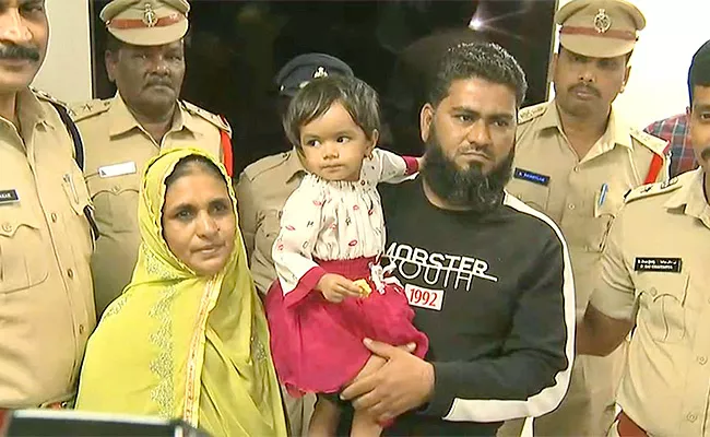 Bahadurpura Police Cahes 18 Month Old baby Kidnap Case - Sakshi