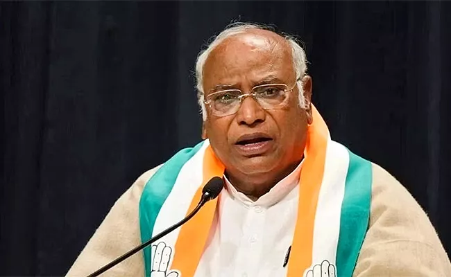 Aicc Chief Kharge Comments On Telangana Cm Candidate - Sakshi