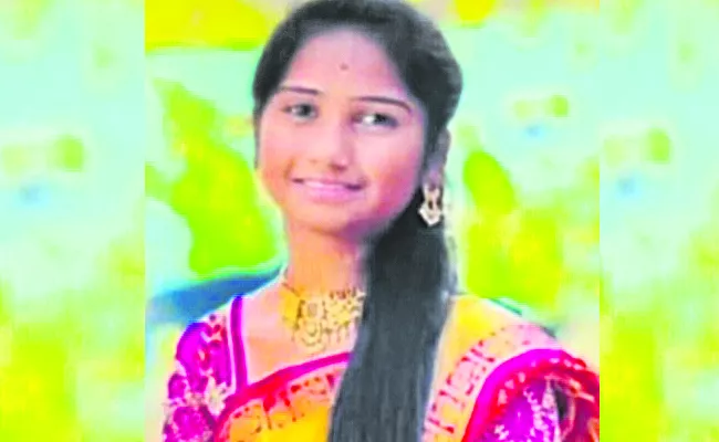 Tenth class student commits suicide - Sakshi