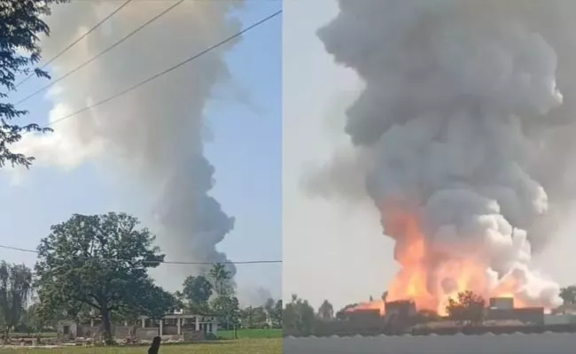 Explosion Broke Out Fire Cracker Factory Harda Madhya Pradesh - Sakshi