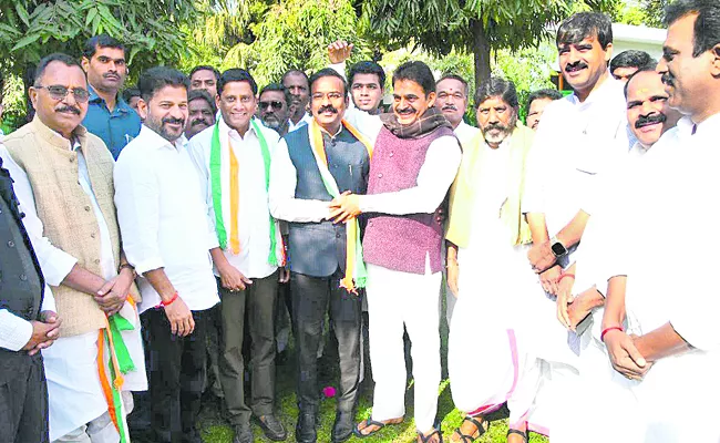 BRS Lok Sabha MP Venkatesh Netha joins Congress - Sakshi