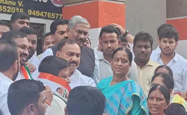 Brs Warangal Mp Pasunuri Dayakar Joined Congress - Sakshi