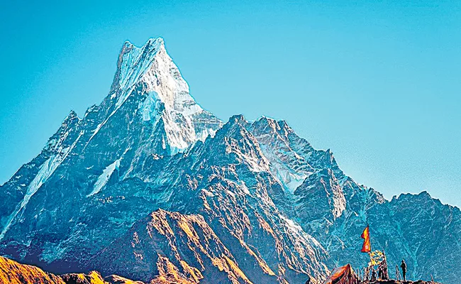 Sakshi Guest Column On Mount Everest