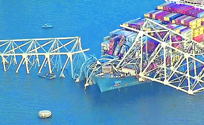 US Bridge Collapses After Ship Collision mass casualties feared - Sakshi