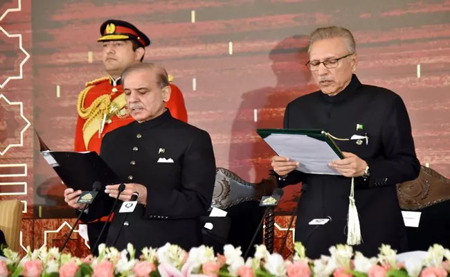 Shehbaz Sharif takes oath as Pakistan Prime Minister for a second time - Sakshi