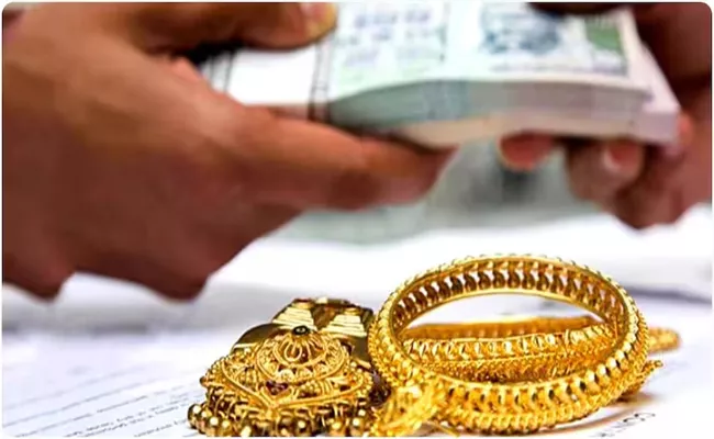 Shares of gold finance companies weakened after the RBI reiterated rules