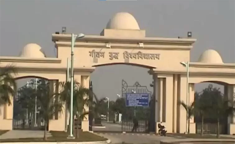 Woman Body Found In Water Tank At Noida University Husband On Run