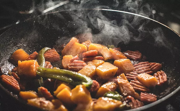 Smell Of Cooking Food Is Possibly Polluting The Air You Breathe, Finds Study