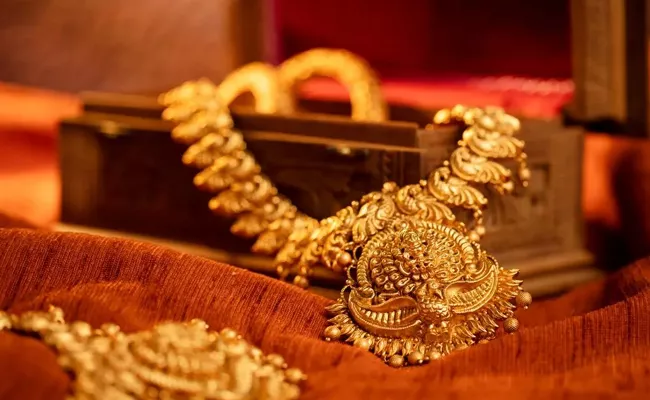 Gold Rate Today Rises In India: Check 22,24 Carat Price In Your City On April 26