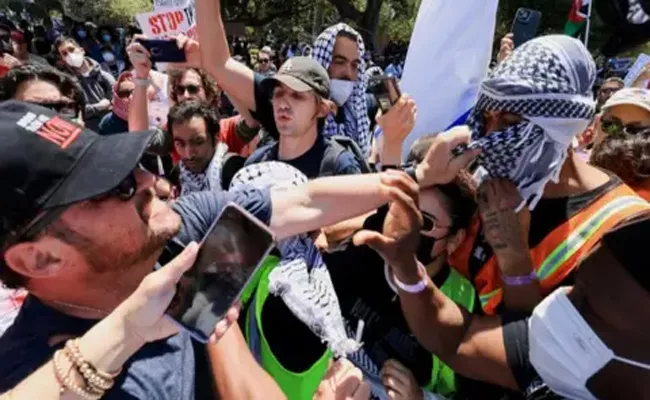 Israel-Hamas war: US campus protests: Students protest against Israeli attacks on Gaza