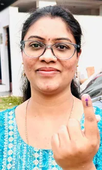 AP Telanagana Elections Sakshi Selfie Challange Voters Photos