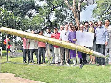 ‘రికార్డులు’ రాస్తోంది! | Guinness Book of World Records, the world's