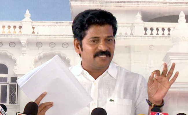 కేసీఆర్ కుటుంబంపైనే అనుమానం | Revanth Reddy Allegations on KCR Family ...