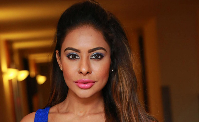 నాని భార్యకు శ్రీరెడ్డి కౌంటర్‌! | Sri Reddy Counter To Nani Wife ...
