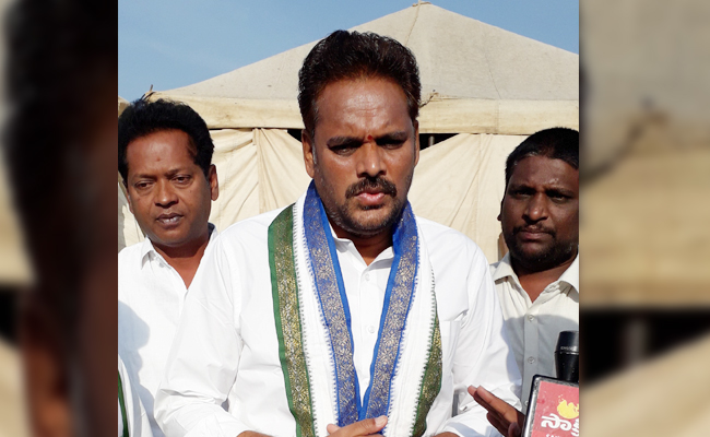 Majji Rama Rao రైతులతో ప్రత్యక్ష చర్చకు రండి | Majji Srinivasa Rao Slams Sujana ...