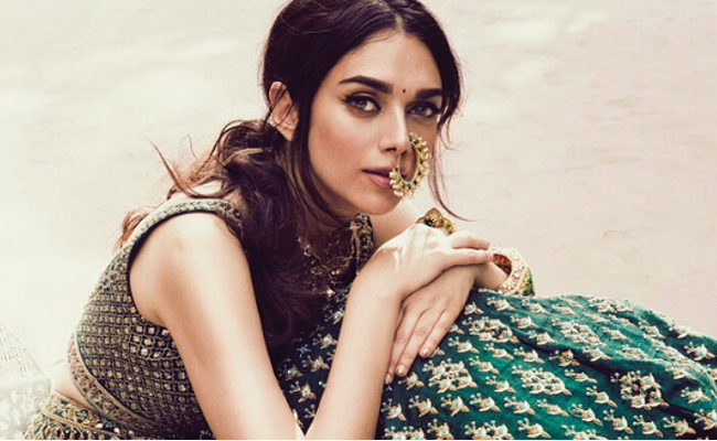ఎలా డేటింగ్‌ చేయాలో తెలియదు | Aditi Rao Hydari Talk About Her First ...