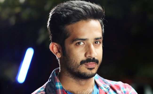 బిగ్‌బాస్‌.. శ్రీముఖికి యాంకర్‌ రవి షాక్‌! | Anchor Ravi Did Not Like ...
