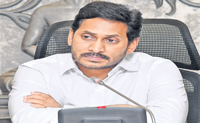 Sand Reddy దోపిడీ చేసిన వారే రాళ్లేస్తున్నారు | YS Jaganmohan Reddy review on Sand ...