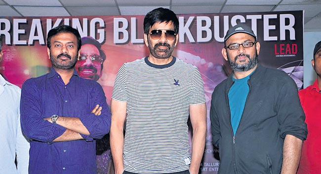 మా కొత్త ప్రయత్నాన్ని ప్రేక్షకులు అభినందిస్తున్నారు | Director Vi Anand ...