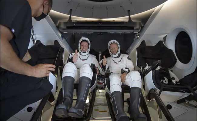 Nasa Splashdown Florida నాసా, స్పేస్ ఎక్స్ మరో అద్భుత విజయం | NASA Astronauts Makes Splashdown ...