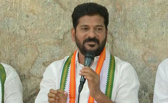 Pc Ravinder Reddy Rpt ఆ దేవుళ్లు ప్రగతి భవన్ ముందు కన్నీళ్లు పెడుతున్నారు | TPCC Chief ...