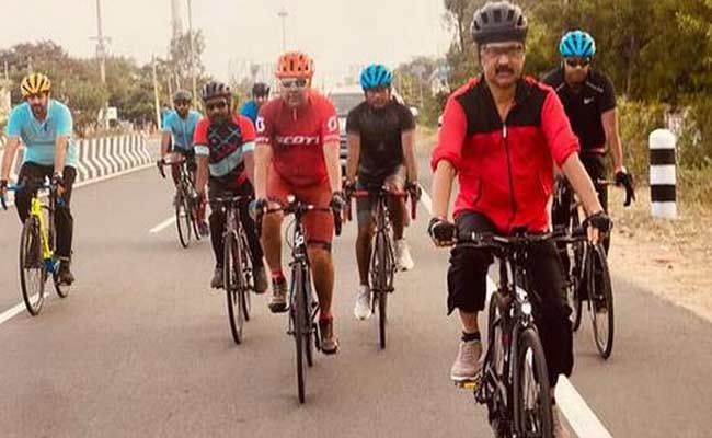 Stalin Fit సీఎం స్టాలిన్ సైక్లింగ్: ఈసీఆర్లో 20 కి.మీ ప్రయాణం | CM MK Stalin ...