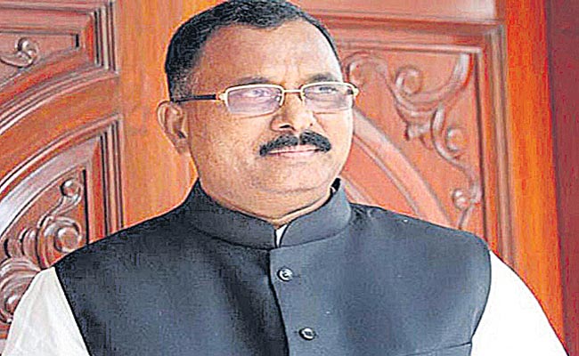 మూడెకరాలపై కేసీఆర్‌ అబద్ధాలు: మల్లు రవి | Telangana: Former MP Mallu ...