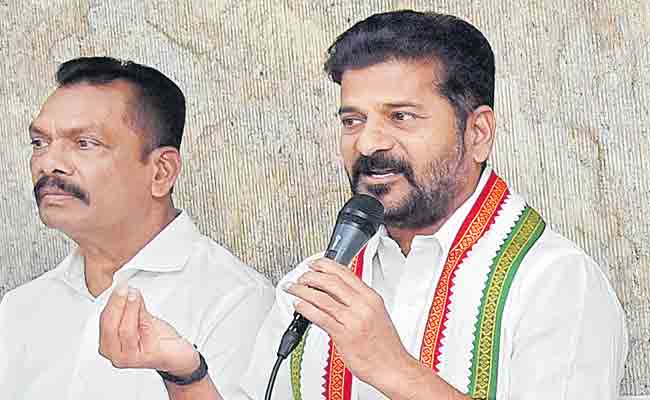 ‘ఏమీ తేల్చకుండా ఢిల్లీ నుంచి వస్తే గాజులు, చీరలు పంపుతాం’ | Revanth ...