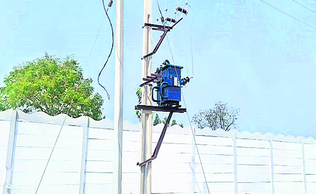 Transformer Without Rails ఏబీ స్విచ్లు ఏవీ..? | Installation Of Transformers Without On And Off ...