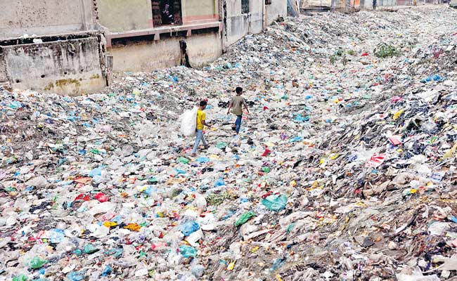 కరోనాను మించి ముంచుతోంది! | 90 Lakh People Passed Away Due To Pollution ...
