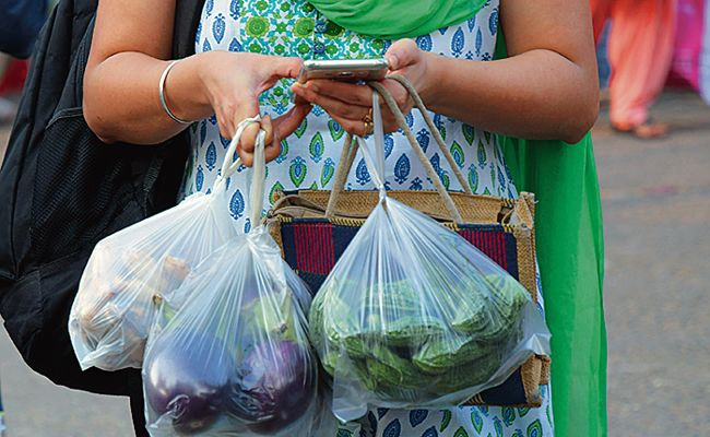 గుడ్డ సంచీకి వెల్‌కం | Ban Identified Single Use Plastic Items From 1st ...