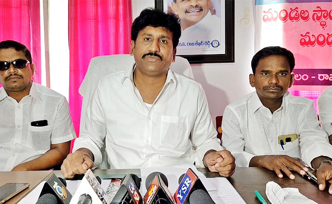 Bore Reddy తోపుదుర్తి ప్రకాష్రెడ్డి పెద్దమనసు.. ఆ రైతులకు 5వేల ఉచిత బోర్లు ...