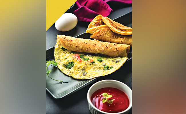 Best Roti Recipes In Telugu: How To Prepare Poha Roti Omelette Roll ...