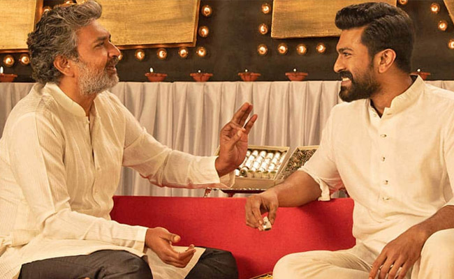 రాజమౌళిపై రామ్ చరణ్ ట్వీట్.. వీడియో వైరల్..! | Ram Charan Tej Tweet ...