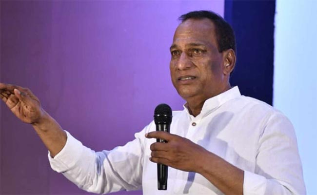 ఐటీ దాడులపై మంత్రి మల్లారెడ్డి సంచలన కామెంట్స్‌.. | Minister Malla ...