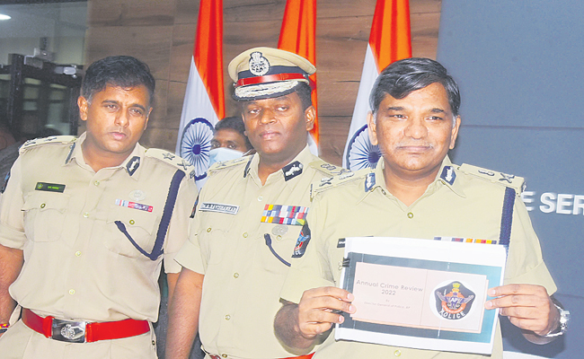 Prashant Reddy Police తగ్గిన నేరాలు..పెరిగిన భద్రత | Police department Annual report released ...