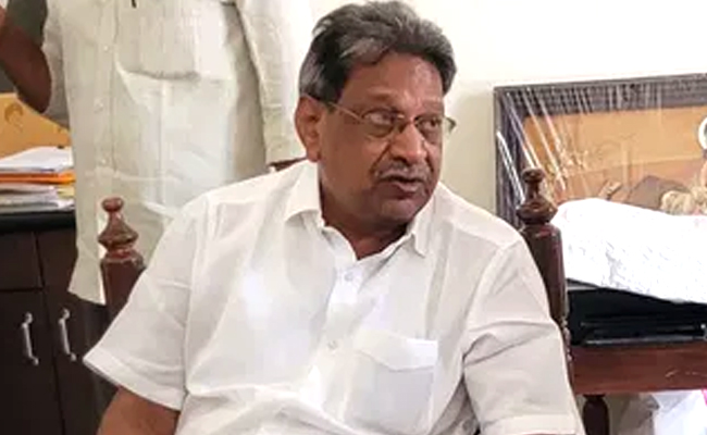 'Not Received Any Notice From CBI': YS Bhaskar Reddy - Sakshi