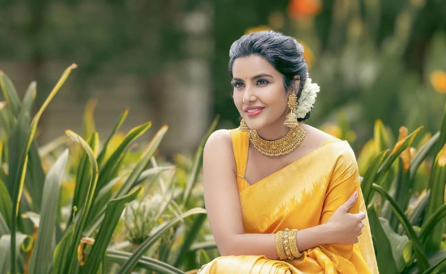 Do You Know What Leader Heroine Priya Anand Is Doing Now? - Sakshi