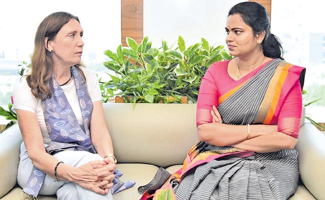 Medical Robots Rajini ఏపీలో వైద్య విధానాలు భేష్ | We will provide German medical technology ...