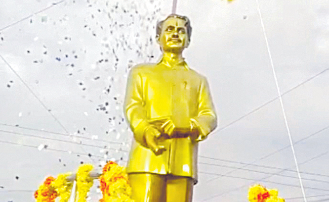 చంపిన వాళ్లే సానుభూతికి ప్రయత్నిస్తున్నారు | YSRCP Leaders Fires On ...