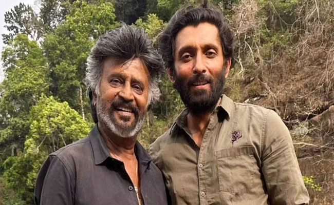 VR7: Mehreen, Anikha Surendran to Act With Vasanth Ravi - Sakshi