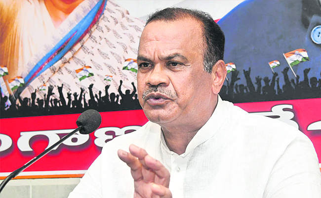 తెలంగాణ సాధనలో కేసీఆర్‌ పాత్ర ఒక్క శాతమే.. | MP Komatireddy Venkat ...