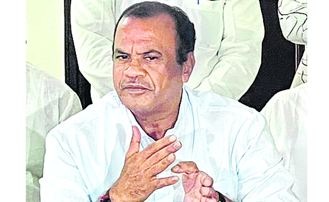Kamani Reddy 24 గంటల కరెంటు నిరూపిస్తే ఎంపీ పదవికి రాజీనామా | MP Komatireddy Venkat ...